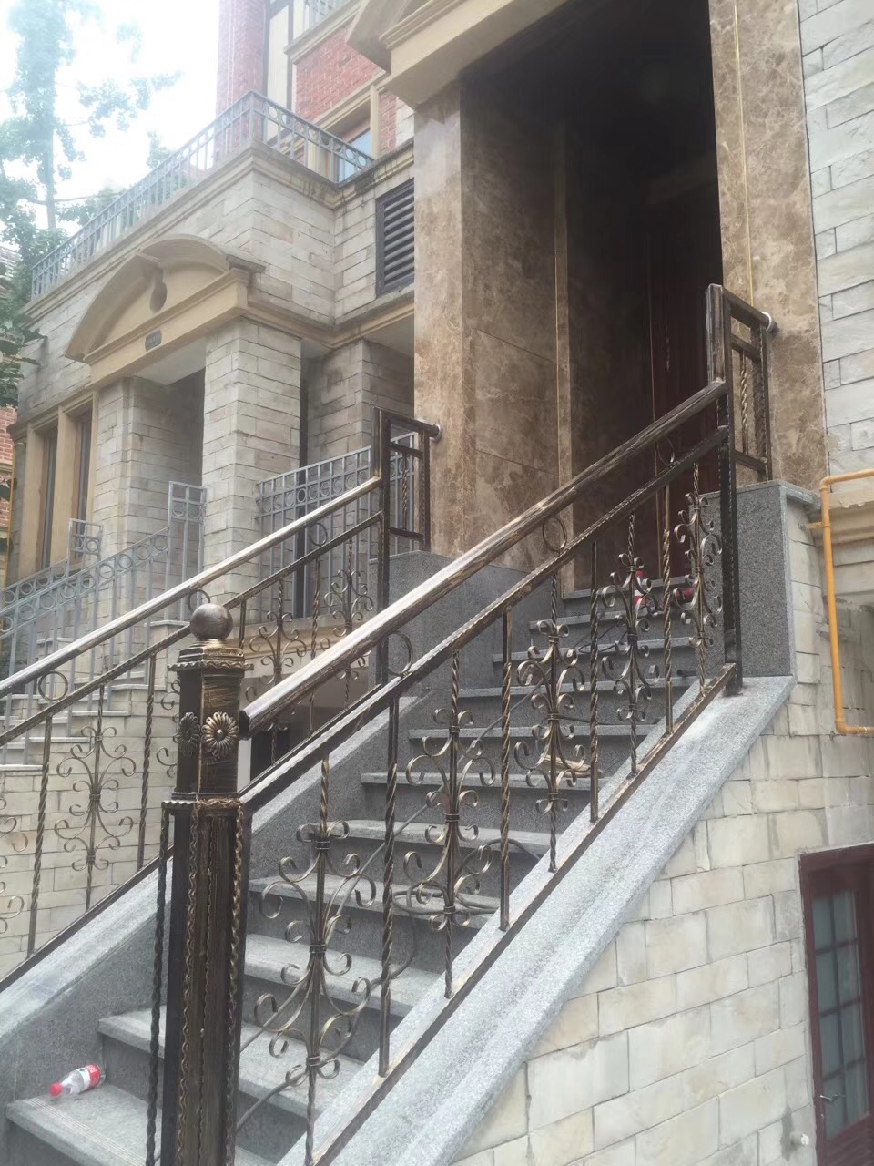 铁艺栏杆